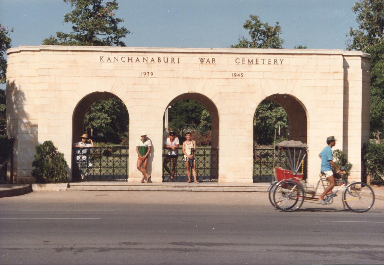 Albergue Bankaikow Kanchanaburi Exterior foto
