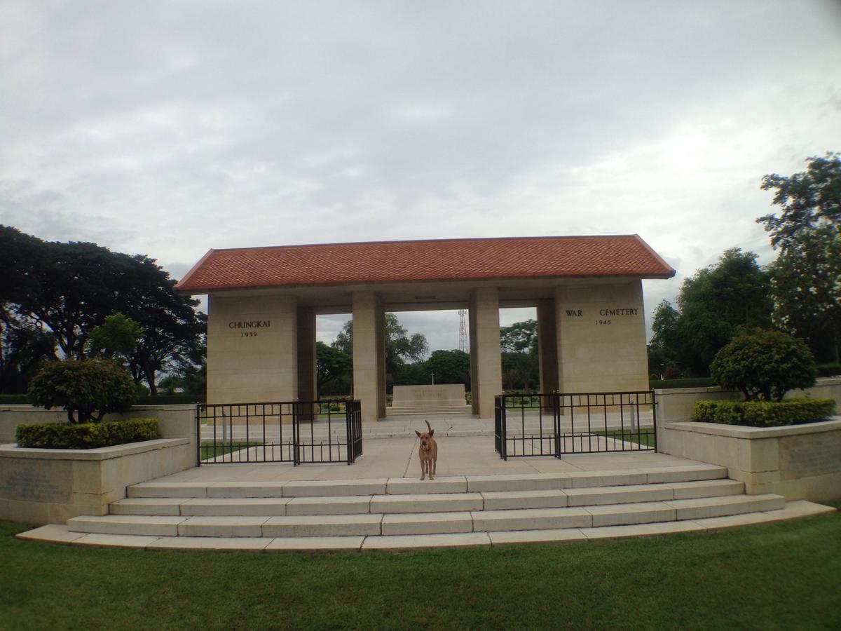 Albergue Bankaikow Kanchanaburi Exterior foto